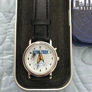 STAR TREK Collectible Watch  orbiting Enterprise